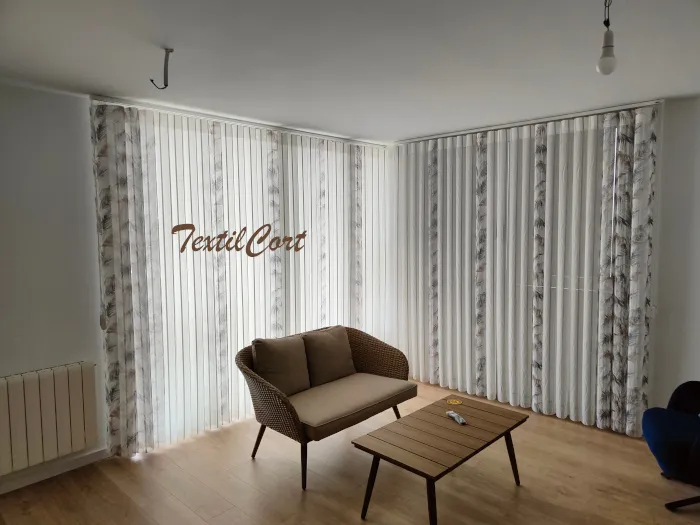 Cortina Duomo blanca con estampado