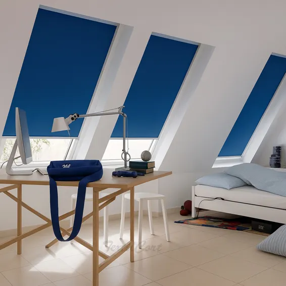 Foto estor enrollable para ventana inclinada opaco azul