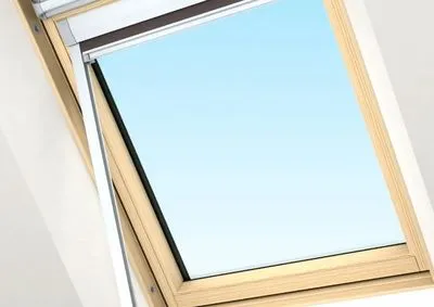 foto de instalación de cortina empotrada para buhardilla 2