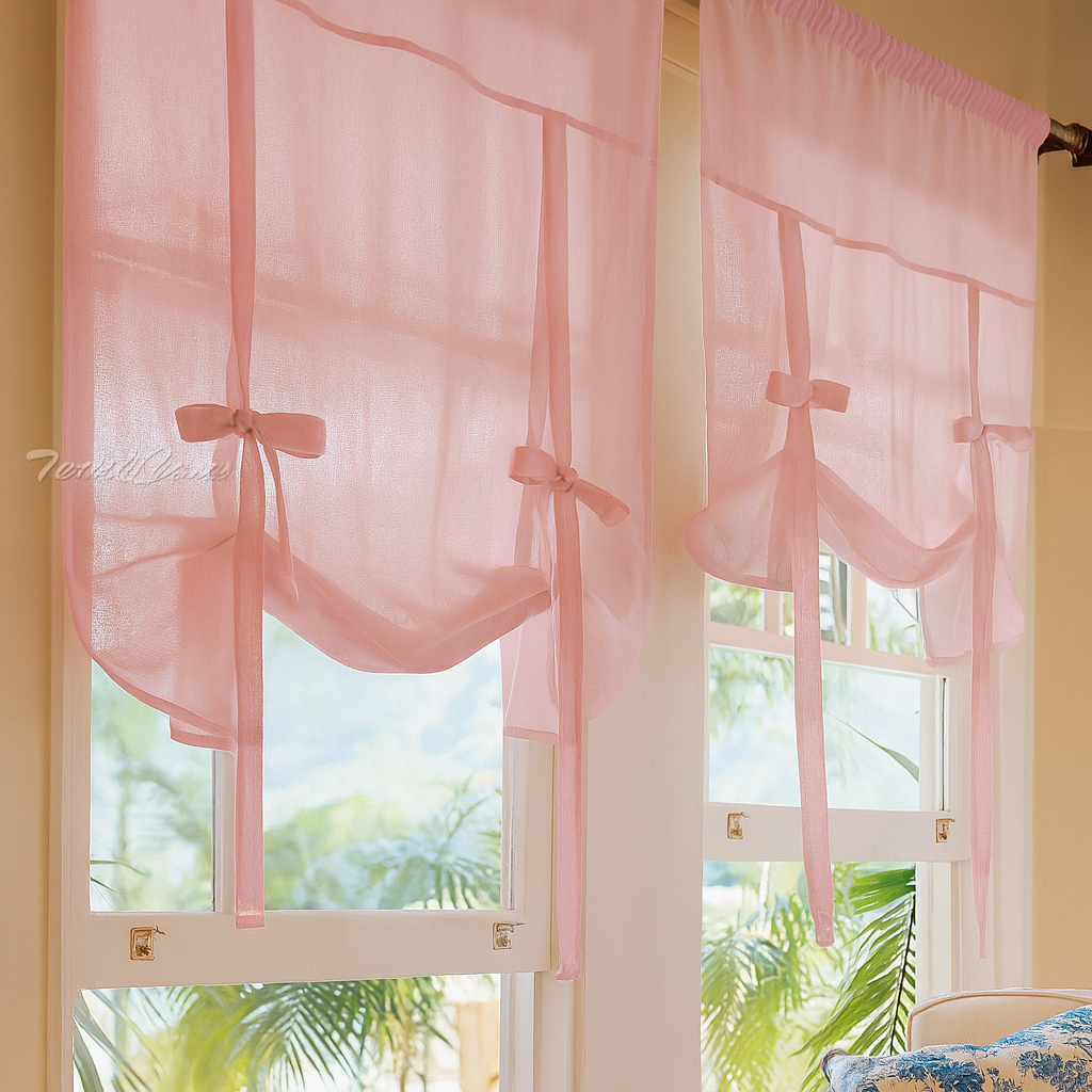 Estores paqueto rosa translúcidos con lazadas decorativas en ventana