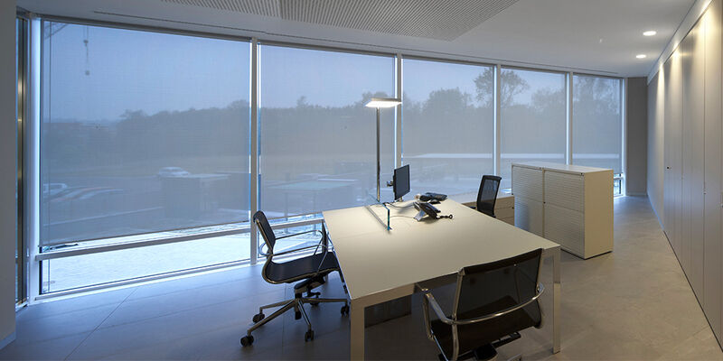 Foto de ambiente de cortinas estores enrollables de Mermet 14