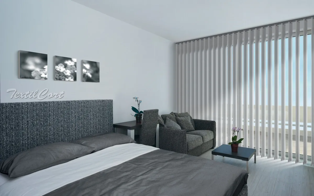 Cortina vertical 9 translucida neutra dormitorio