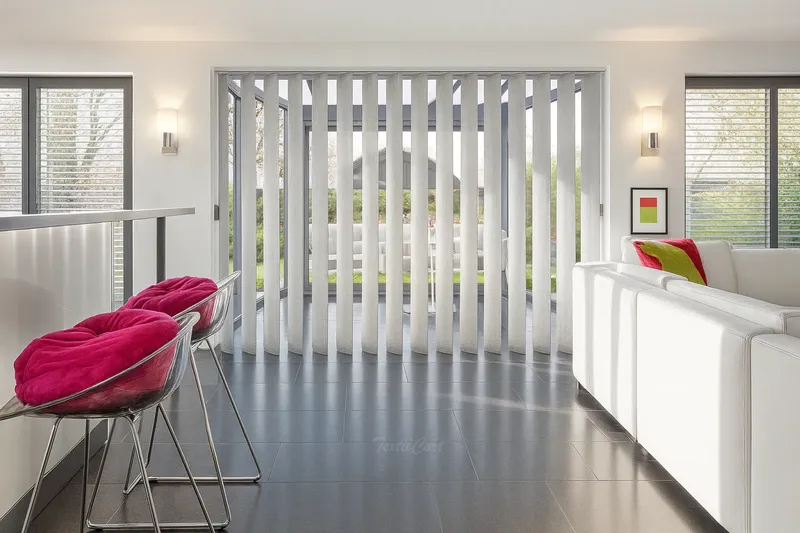 Cortina vertical 7 translucida gris salon